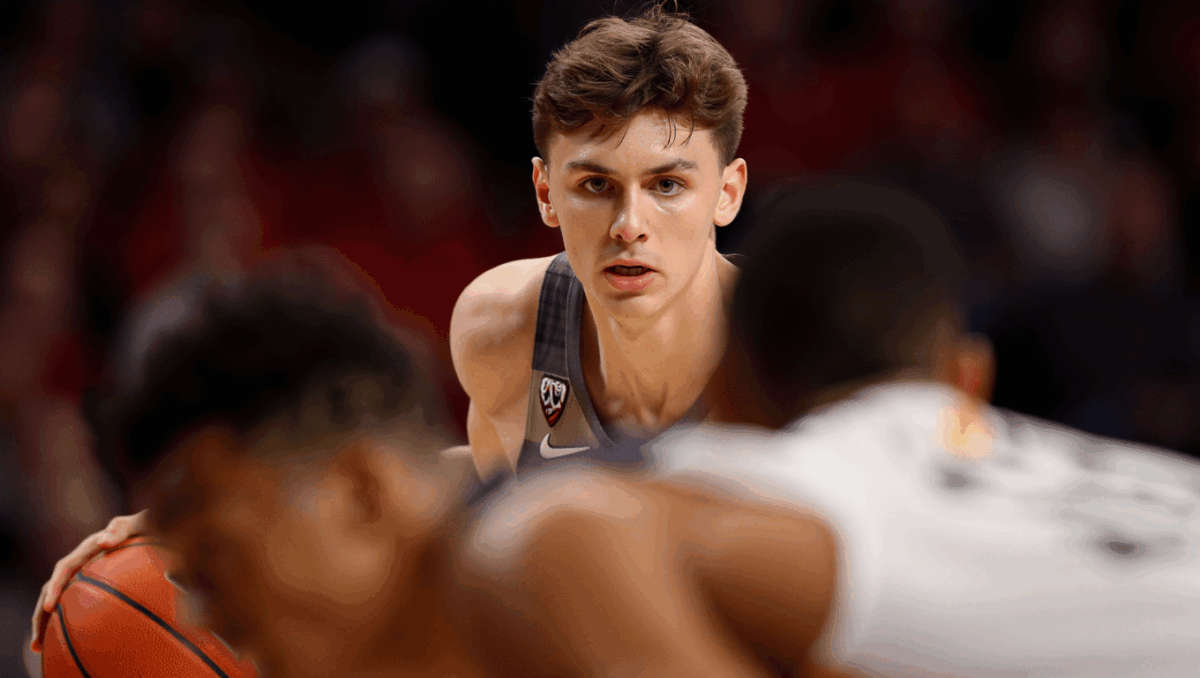 U of A basketball faces Kansas in Big Monday showdown, undefeated record on line