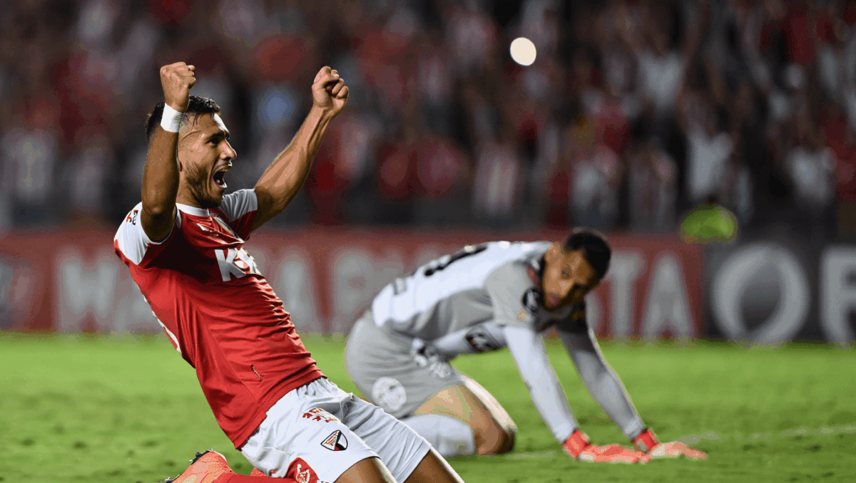 Paranaense battles Santos in heated 1-1 draw at halftime, série A showdown intensifies