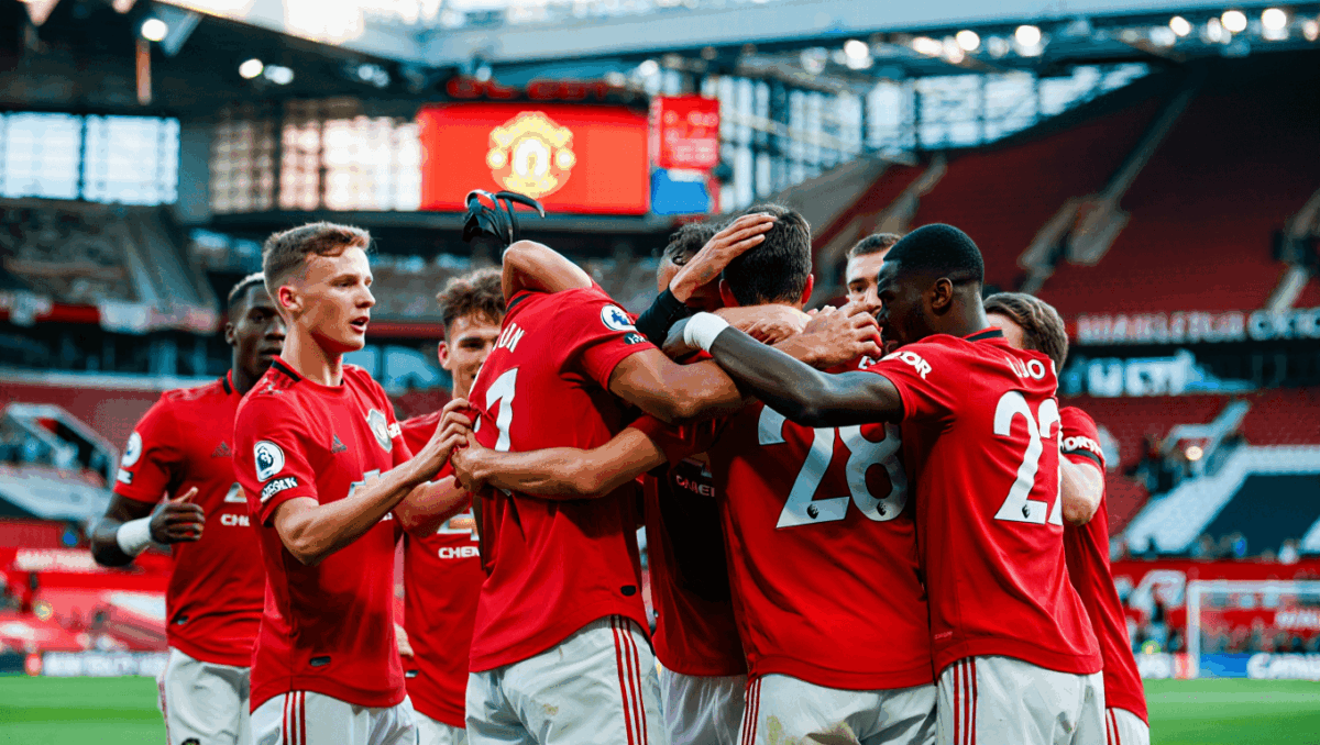Manchester United standings hold 4th place, 2 points clear of Liverpool