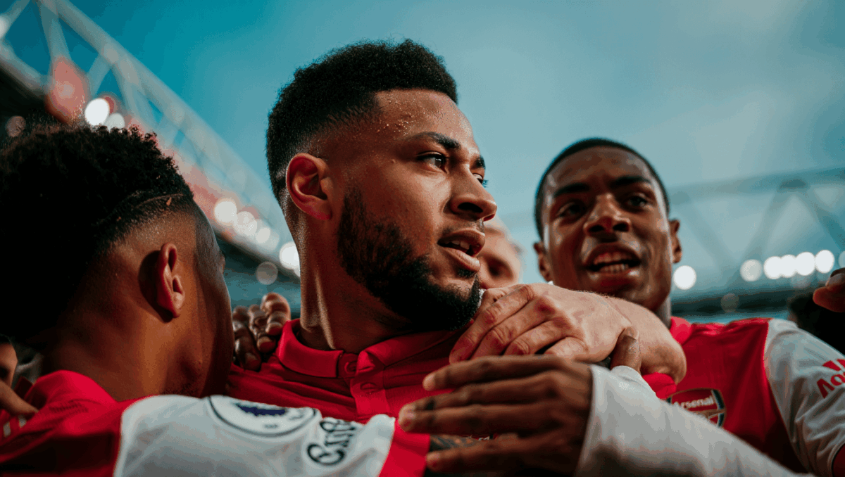 Premier League standings: Arsenal leads Man City by 3 points midway through season