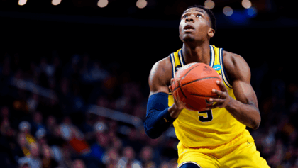 Big Ten basketball standings: Michigan remains unbeaten in conference, Illinois trails