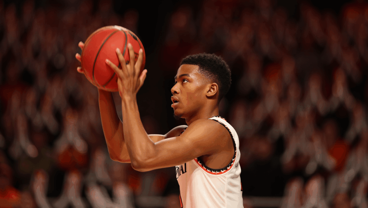 Cincinnati beats Kansas State 91-62, Jizzle James drops 24 points