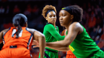 Illinois vs Oregon: Ducks edge Illini 49-47 in tight Big Ten matchup