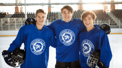 Southern Alberta Mustangs mourn loss of 3 junior hockey players in collision