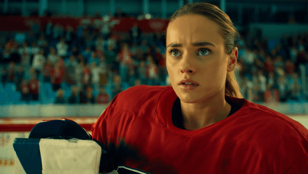 US women's hockey team takes on Finland in tight Olympic matchup, Knight chasing Olympic record