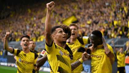 Wolfsburg vs Dortmund faces off today in Bundesliga matchup, Dortmund looks to cut Bayern lead
