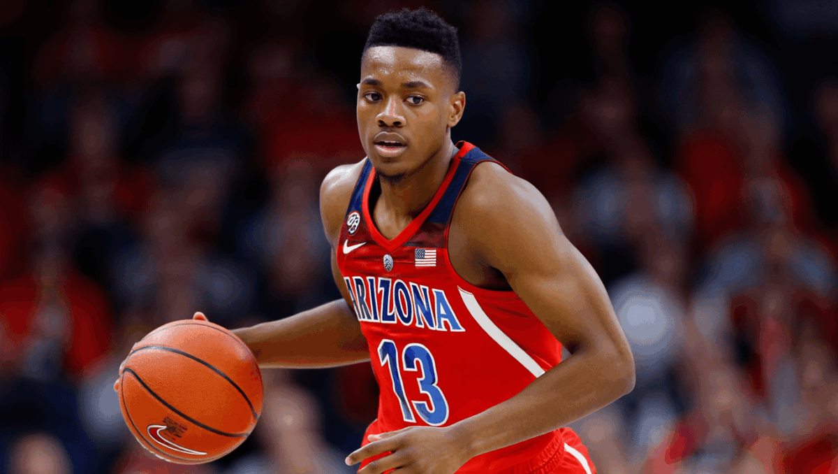 NCAA basketball rankings: Arizona unbeaten atop AP poll, Michigan close second
