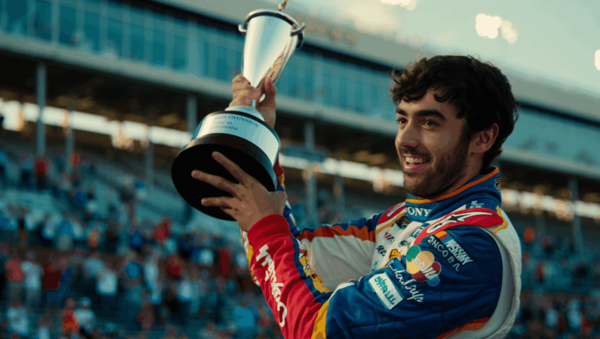 Bowman Gray Stadium: Chase Elliott edges Ryan Blaney by 1.333 seconds
