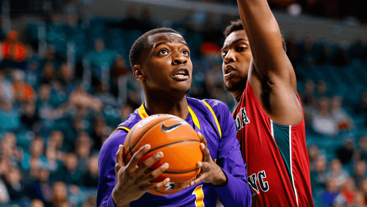 Florida Atlantic basketball loses to East Carolina 76-75 in heartbreaker