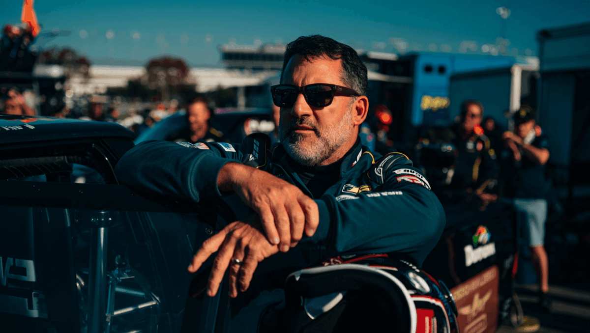 NASCAR Truck Series faces Daytona opener tonight with Tony Stewart's stunning return