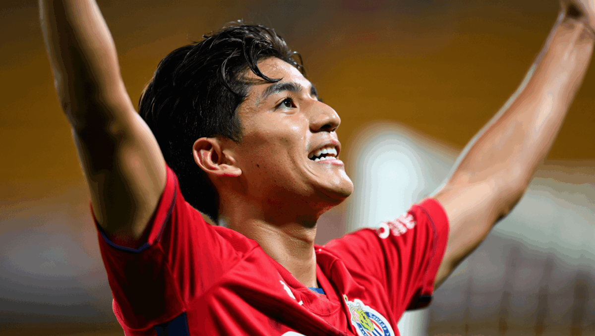 Chivas faces Mazatlan tonight in Liga MX clash, hosts eye perfect record