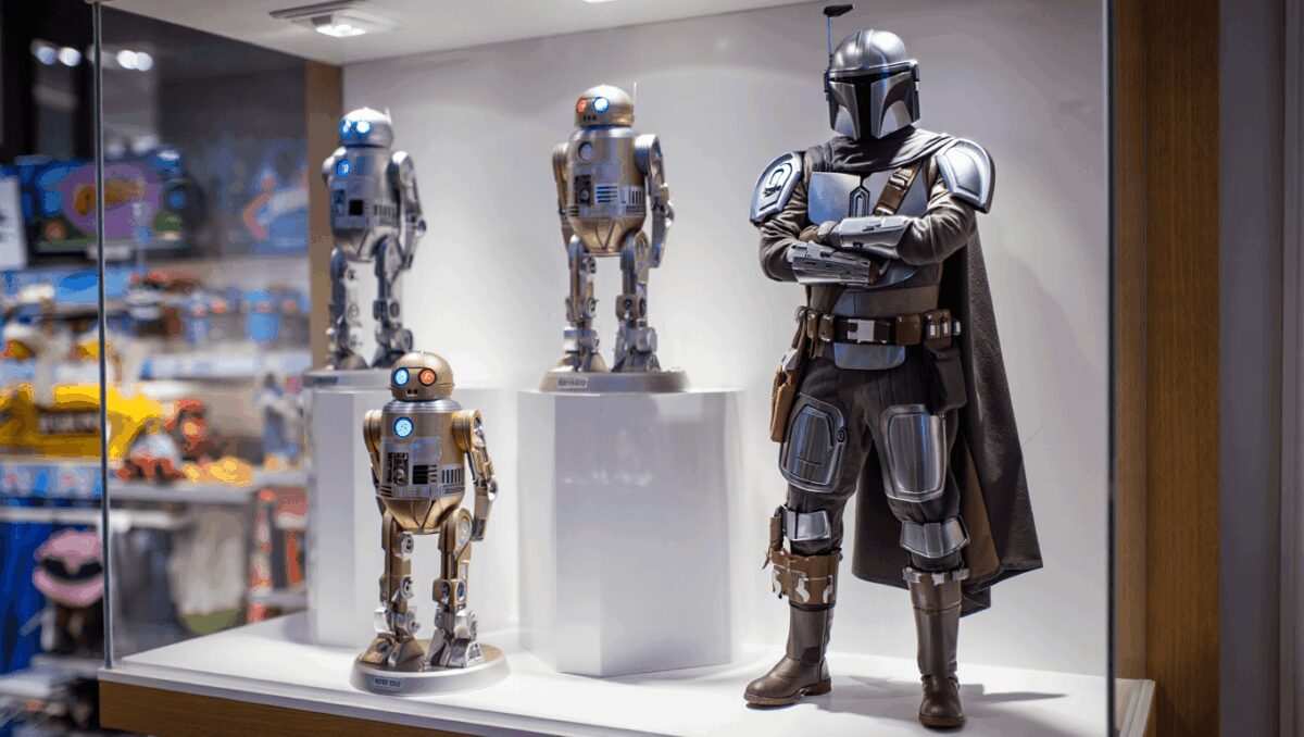 Exclusive: BDX Droid figures, a talking Mandalorian, and more Star Wars toys are landing at Disney Store for May the 4th